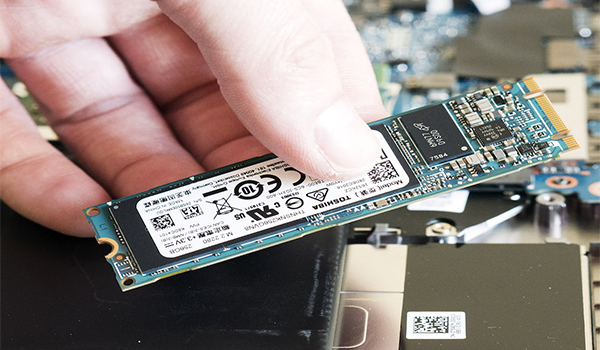  Ổ đĩa SSD có quy trình hoạt động tiện ích hơn so với HDD - Cách chọn ổ cứng SSD cho máy chủ